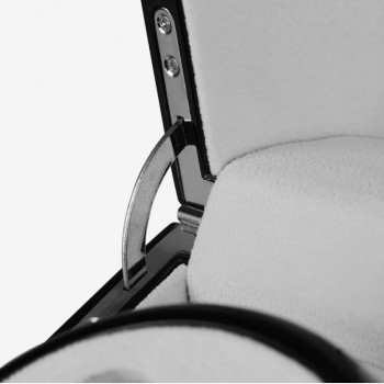 Caseta neagra cu incuietoare pentru 9 ceasuri