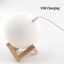 Lampa luna 3D, 15 cm, multicolora, reincarcabila, suport lemn - Dispozitive De Aromaterapie -wowreduceri.ro Lampa luna 3D, 15 cm, multicolora, reincarcabila, suport lemn ( Dispozitive De Aromaterapie )