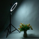 LICHIDARE STOC: Lampa circulara cu suport selfie - Accesorii Telefoane -wowreduceri.ro LICHIDARE STOC: Lampa circulara cu suport selfie ( Accesorii Telefoane )