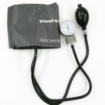 Tensiometru  Clasic, Precizie la masurare : +/- 3 mmHg; Interval de masurare : 0 – 300 mmHg