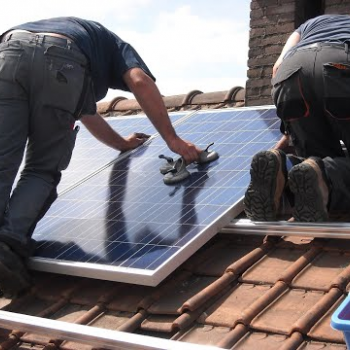 Kit Solar cu Panou Fotovoltaic 300W, Panou Solar Fotovoltaic, 300W, Dimensiune 1650x992x35 mm, 18 V, Controller 30A, Bec 12V si Acumulator 12V 7.2Ah,  WOW Kit Solar cu Panou Fotovoltaic 300W, Panou Solar Fotovoltaic, 300W, Dimensiune 1650x992x35 mm, 18 V, Controller 30A, Bec 12V si Acumulator 12V 7.2Ah,  WOW