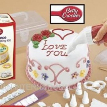 Kit pentru decorat torturi si prajituri, 100 piese Kit pentru decorat torturi si prajituri, 100 piese