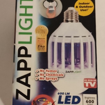 LICHIDARE STOC :Bec LED antiinsecte cu lampa UV 9W,  Zapp Light