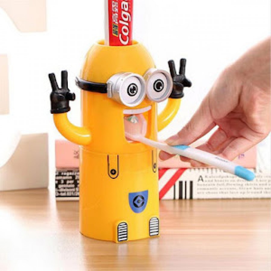 LICHIDARE STOC :Dozator pasta de dinti cu suport pentru 2 periute, model Minions ( LICHIDARE STOC )