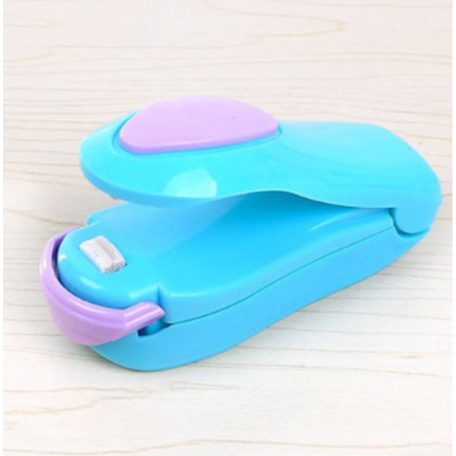 Mini Aparat Pentru Sigilare Pungi din Plastic - Bucatarie -wowreduceri.ro Mini Aparat Pentru Sigilare Pungi din Plastic ( Bucatarie )